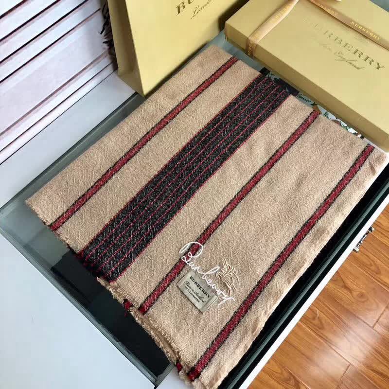BURBERRY巴寶莉官網爆款 2018秋冬專櫃最新羊羔絨圍巾 男女情侶款 LLWJ6666